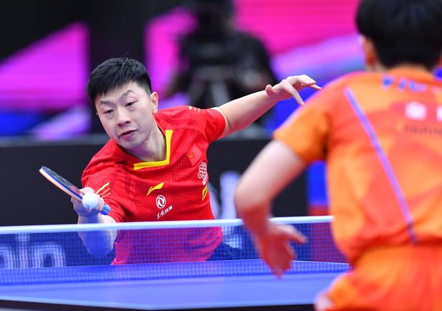 数千名观众 数千名观众